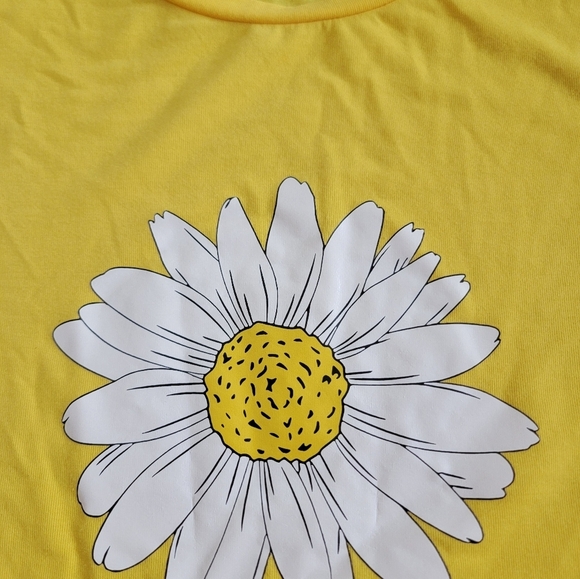 Shein Blooming Daisy Tee size large - Picture 2 of 5